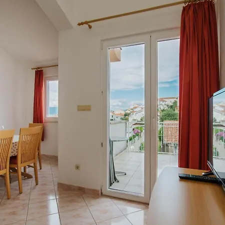 Vendégház Vrlika Trogir