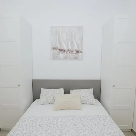 Vrlika Gasthuis 2*