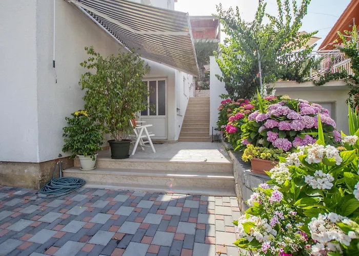 בית הארחה Vrlika 3*