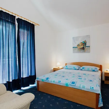 בית הארחה Vrlika 3*