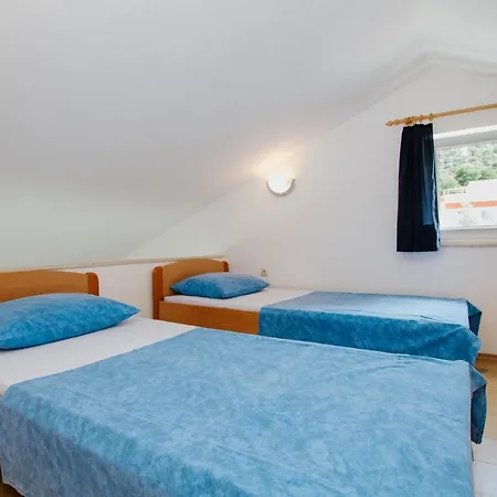 Vrlika 3* Τρογκίρ