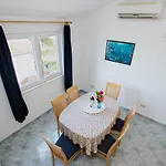 Vrlika 3* Τρογκίρ