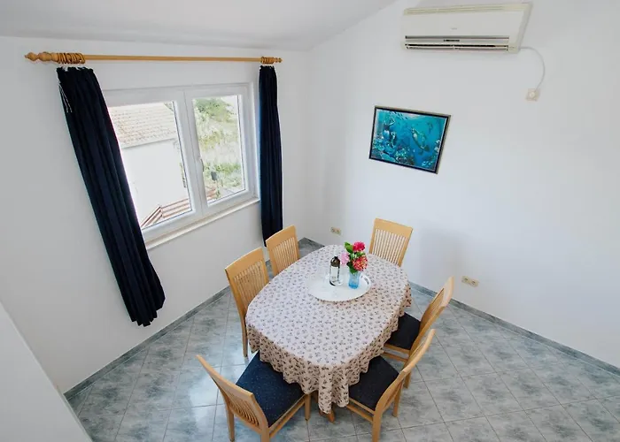 Vrlika 3* 特罗吉尔